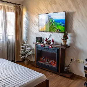 With A Mountain View Apartment Bansko